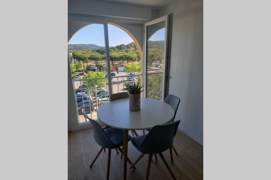 Bienvenue Chez Nous Apartment Gruissan Bagian luar foto